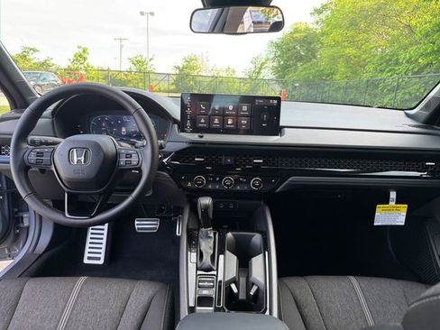 Used 2025 Honda Accord Sport image 15