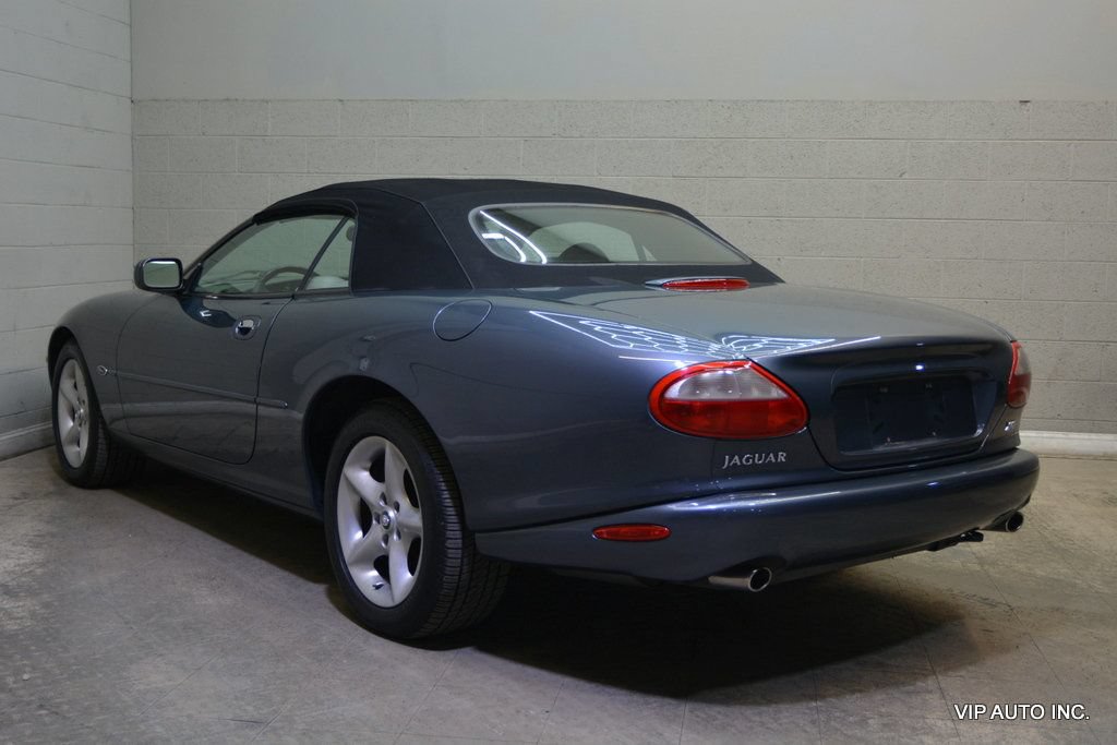 Used 2000 Jaguar XK8 Convertible RWD image 16