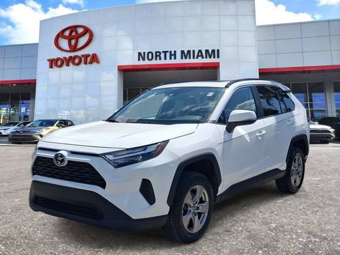 Used 2023 Toyota RAV4 XLE w/ Convenience Package FWD image 2