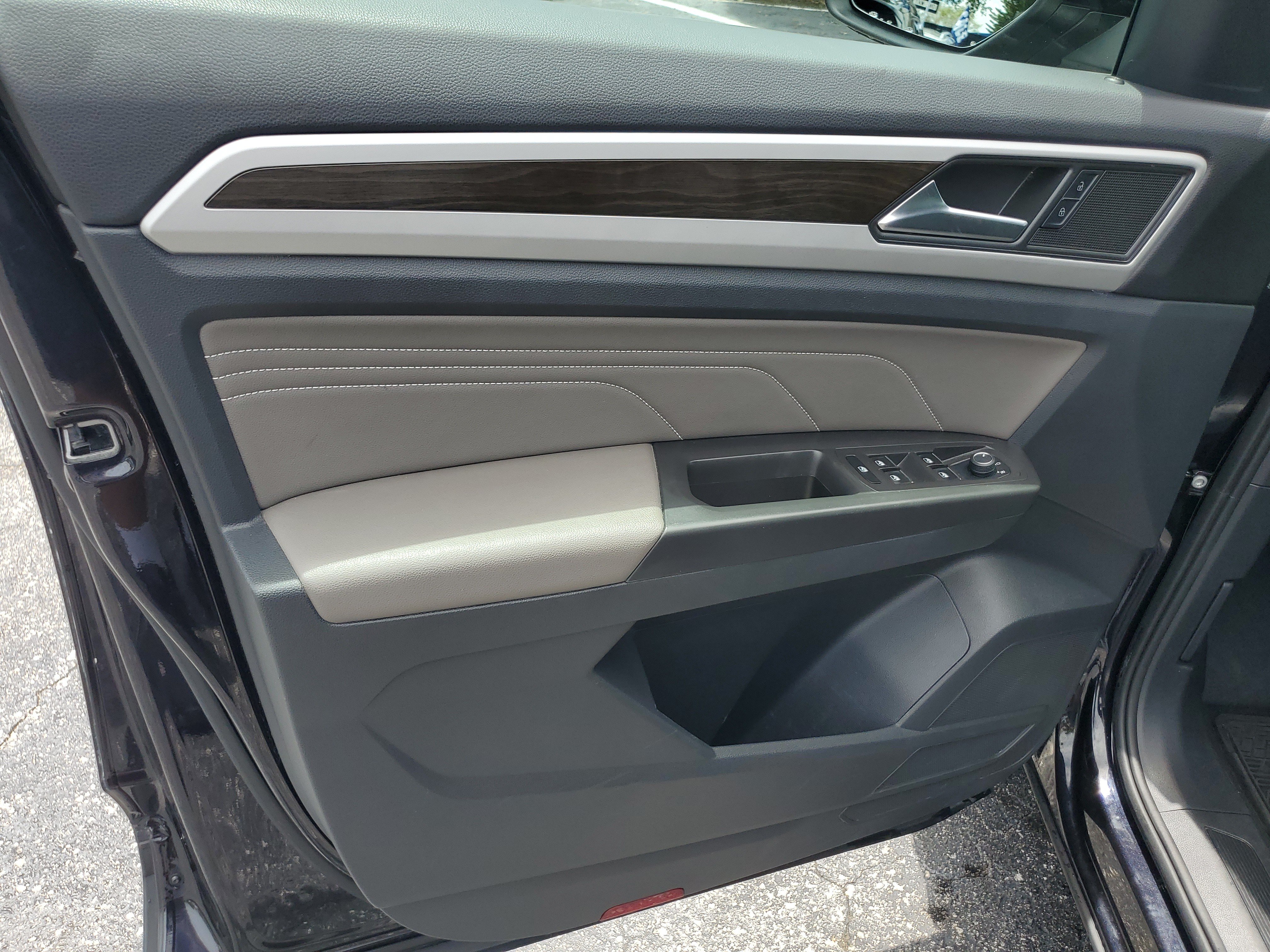 Certified 2022 Volkswagen Atlas SE FWD image 22