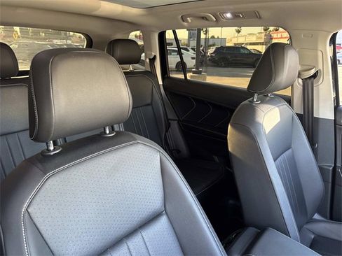 Used 2023 Volkswagen Tiguan SE image 28