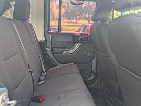 Used 2015 Jeep Wrangler Unlimited Sport AWD/4WD image 17