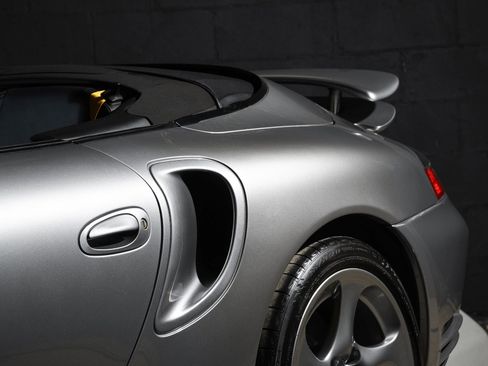 Used 2005 Porsche 911 Turbo image 9