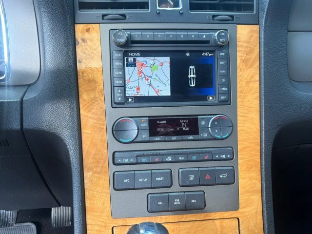 Used 2013 Lincoln Navigator 4WD image 24