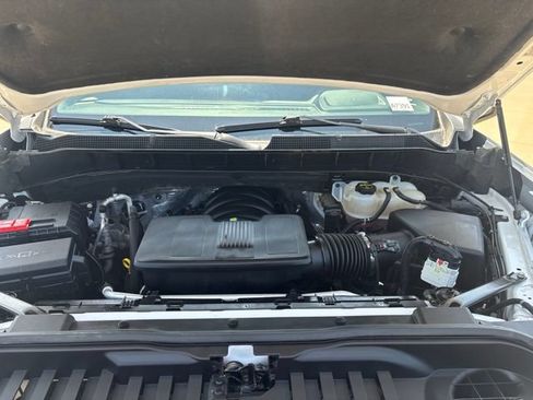 Used 2025 Chevrolet Silverado 1500 LT AWD/4WD image 31