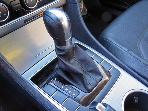 Used 2014 Volkswagen Passat 1.8T SE image 31