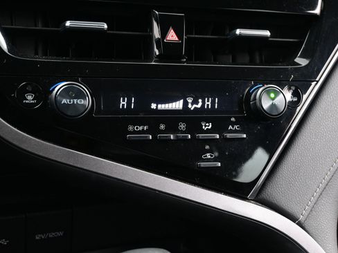 Used 2023 Toyota Camry SE image 20