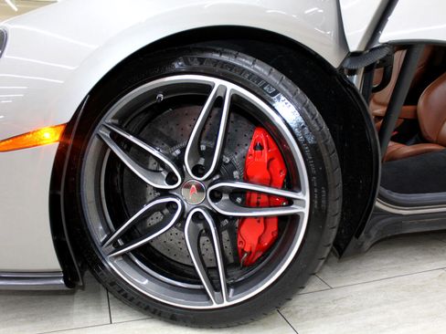 Used 2017 McLaren 570S Coupe image 25