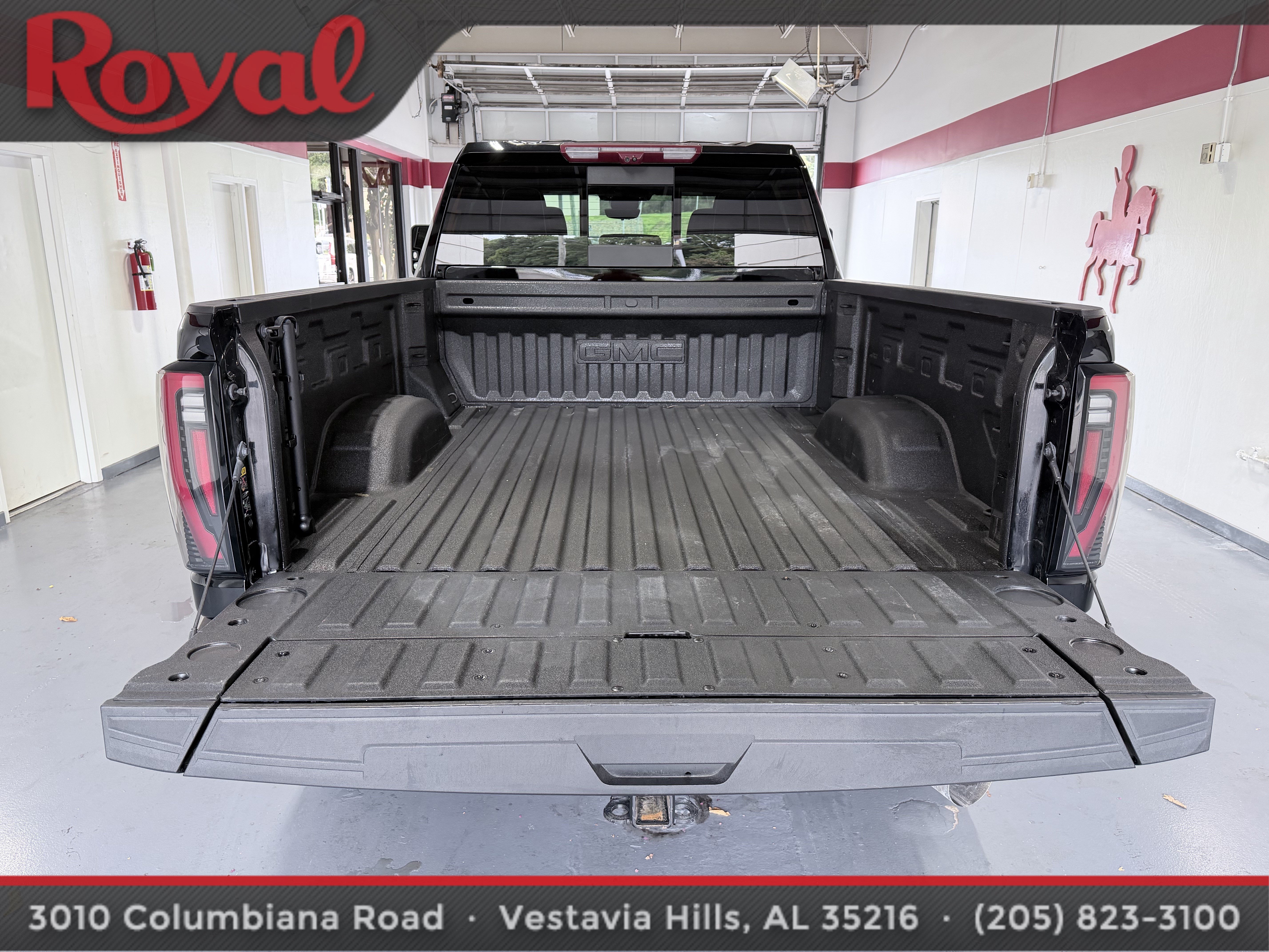 Used 2025 GMC Sierra 2500 AT4X AWD/4WD image 6