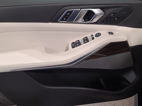 New 2026 BMW X5 xDrive40i w/ M Sport Package image 11