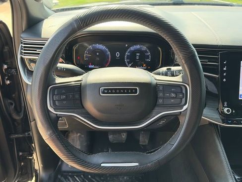 Used 2023 Jeep Wagoneer L Series III w/ Premium Group I AWD/4WD image 24