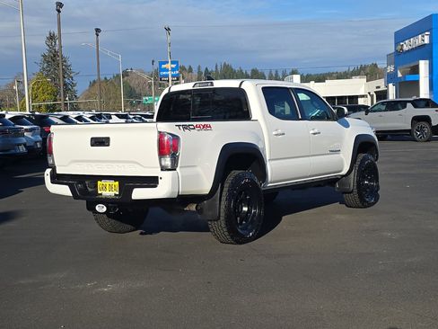 Certified 2023 Toyota Tacoma TRD Off-Road image 5