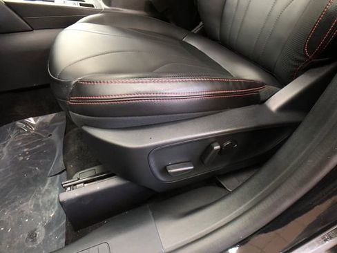 Used 2025 Ford Escape ST-Line Elite w/ Premium Technology Package image 11