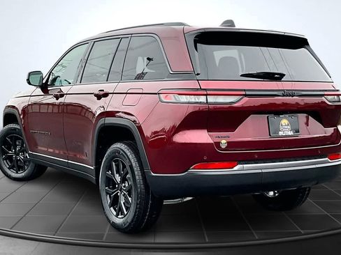 New 2026 Jeep Grand Cherokee Altitude AWD/4WD image 4