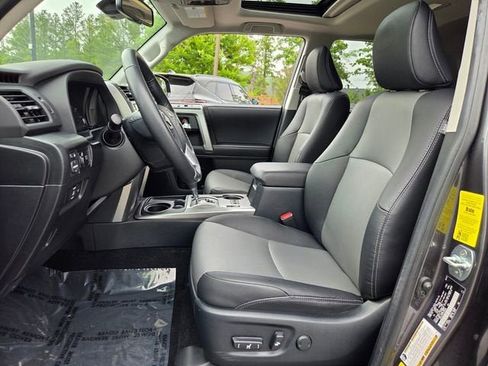 Used 2023 Toyota 4Runner SR5 Premium w/ Moonroof Package RWD image 9