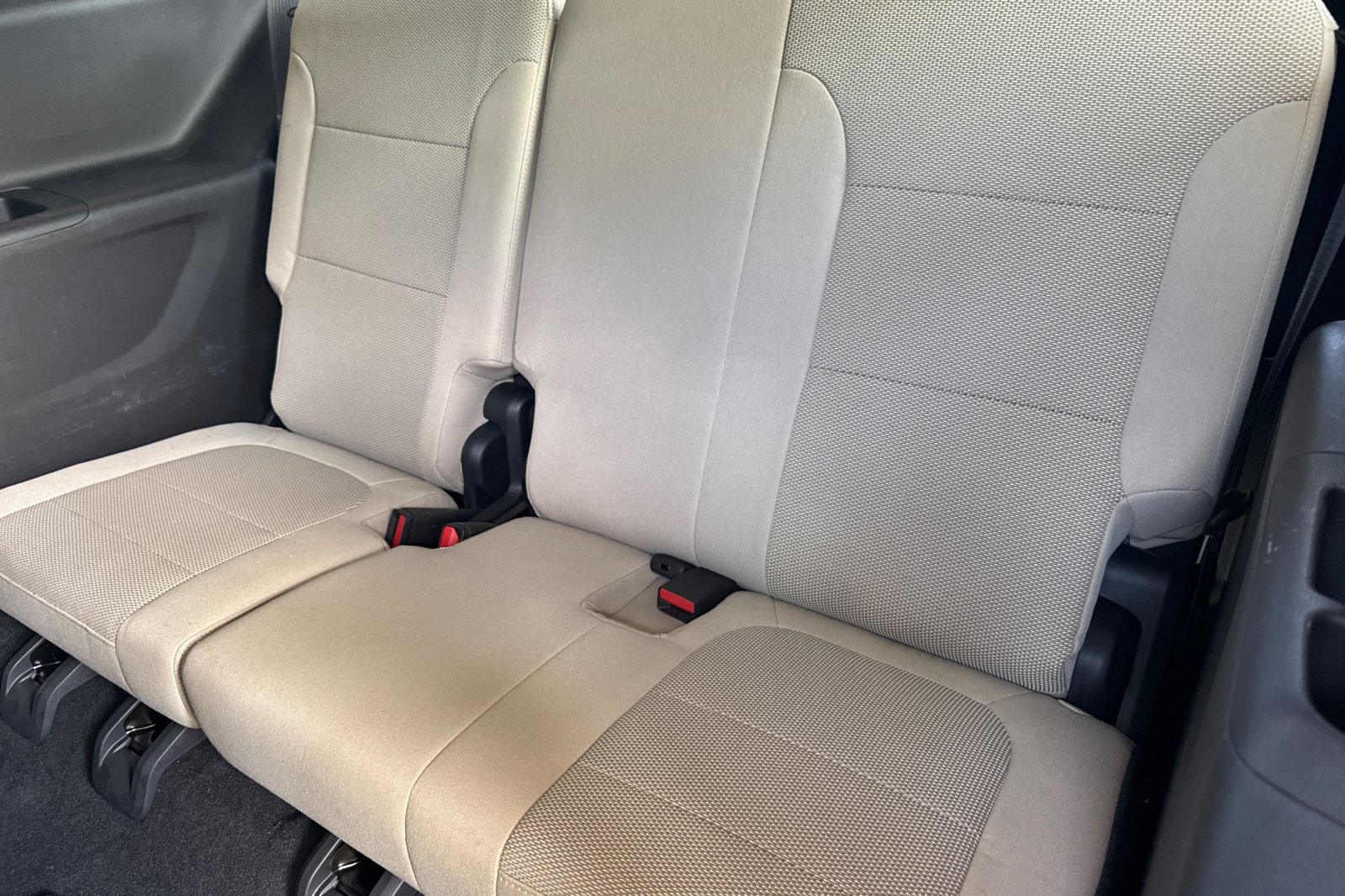 Used 2023 Chevrolet Traverse LS FWD image 24