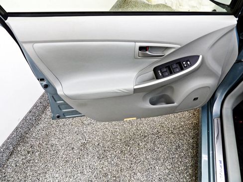 Used 2012 Toyota Prius Four image 7