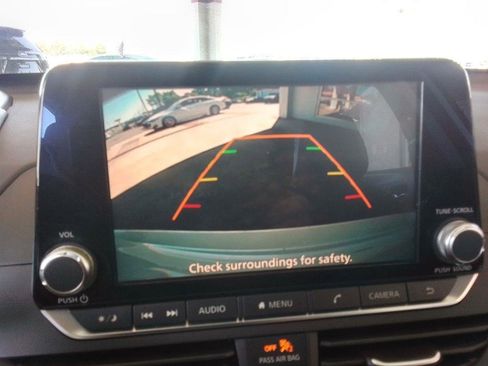 Used 2019 Nissan Altima 2.5 SR w/ SR Premium Package FWD image 11