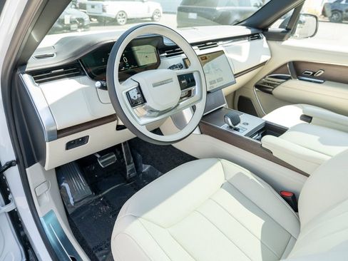 New 2025 Land Rover Range Rover Autobiography image 11