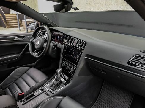 Used 2019 Volkswagen Golf R 4-Door AWD/4WD image 19