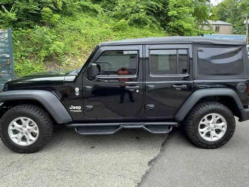 Used 2021 Jeep Wrangler Unlimited Sport AWD/4WD image 5