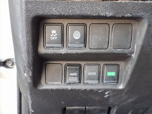 Used 2021 Nissan Rogue Sport S image 12