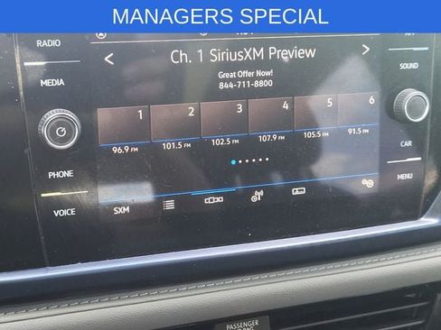 Used 2023 Volkswagen Taos SE w/ Panoramic Sunroof Package FWD image 13