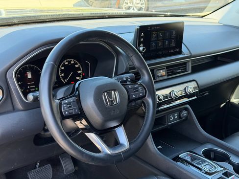 Used 2025 Honda Pilot EX-L image 24