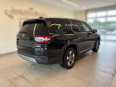 Certified 2025 Honda Pilot EX-L image 3