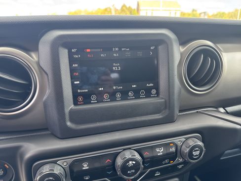 Certified 2021 Jeep Wrangler Sport S image 17