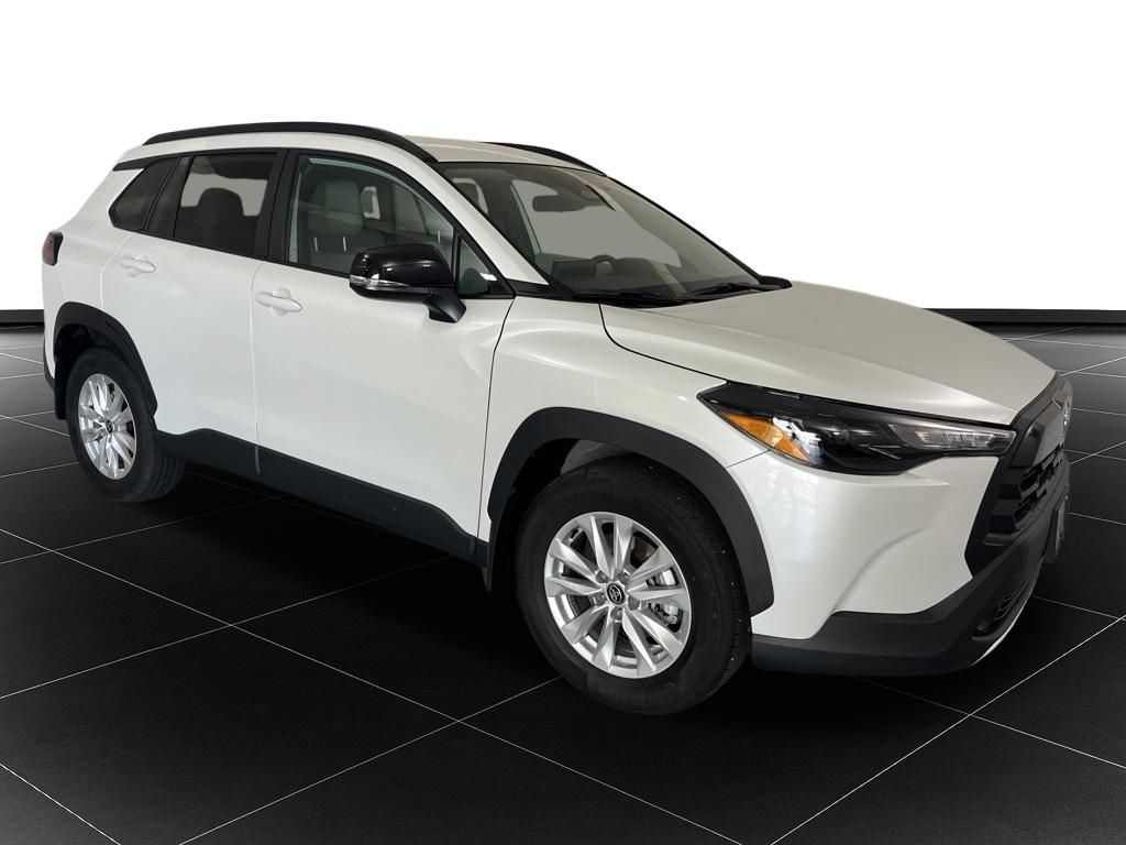 Used 2026 Toyota Corolla Cross LE AWD/4WD image 7
