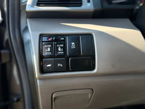 Used 2013 Honda Odyssey Touring Elite image 23