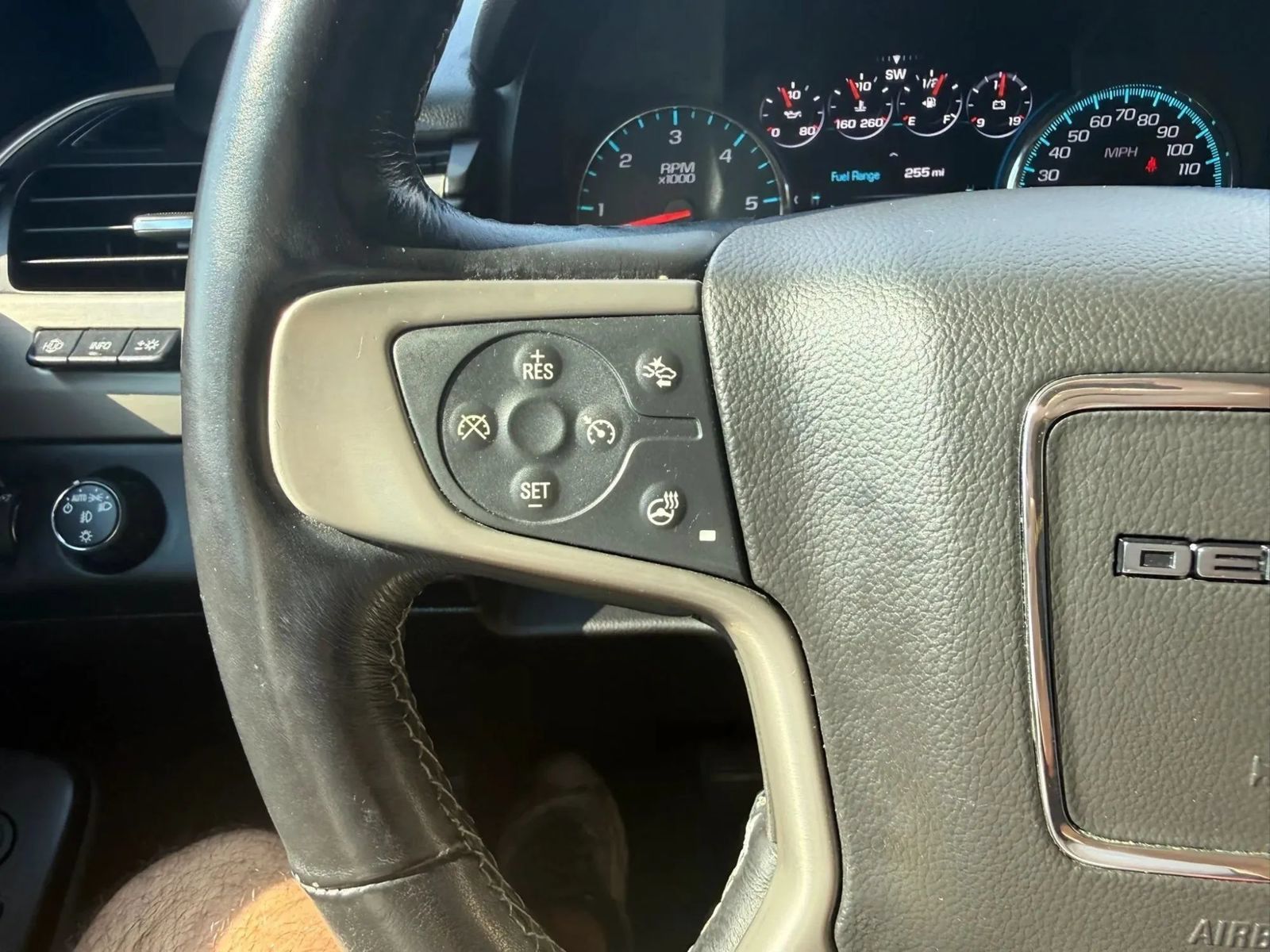 Used 2017 GMC Yukon XL Denali RWD image 38
