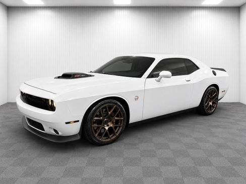 Used 2016 Dodge Challenger R/T Scat Pack RWD image 7