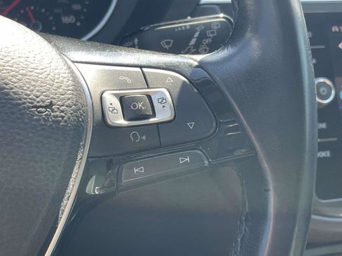 Used 2018 Volkswagen Tiguan SEL AWD/4WD image 24
