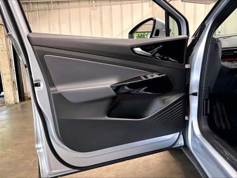 Certified 2022 Volkswagen ID.4 Pro RWD image 23