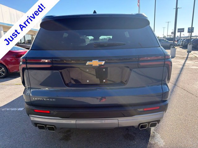 Used 2025 Chevrolet Traverse LT w/ Sun and Wheel Package FWD image 4