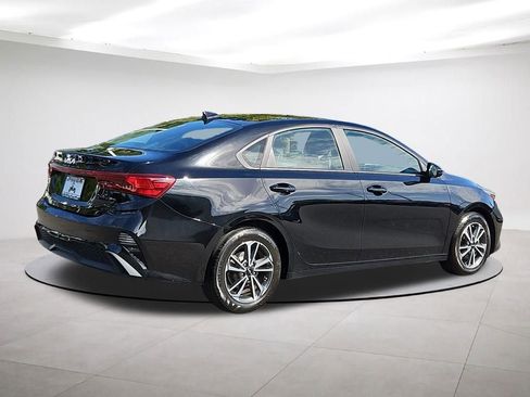 Used 2023 Kia Forte LXS image 7