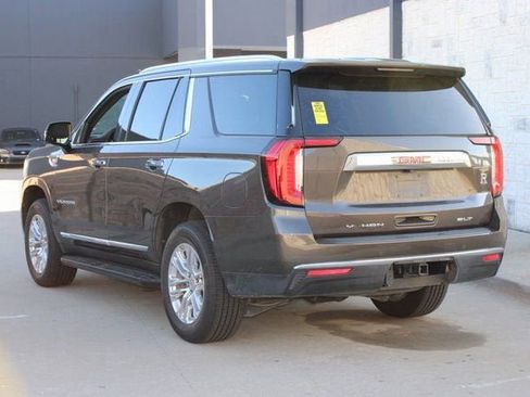 Used 2021 GMC Yukon SLT w/ SLT Premium Package image 3