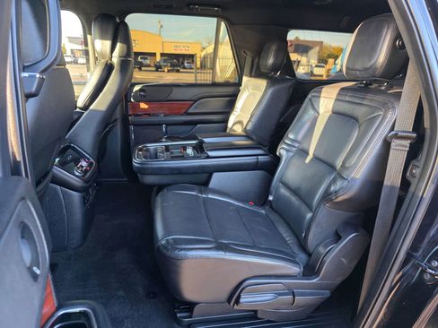Used 2020 Lincoln Navigator L Reserve image 12