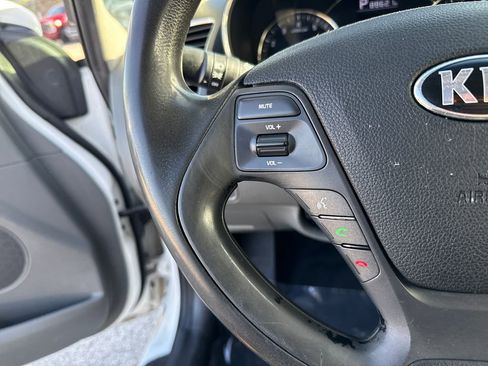 Used 2017 Kia Forte LX image 14