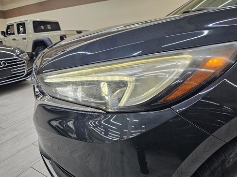 Used 2018 Buick Enclave Premium w/ Experience Buick Package FWD image 10