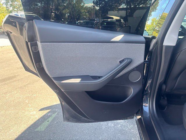 Used 2026 Tesla Model Y AWD image 29