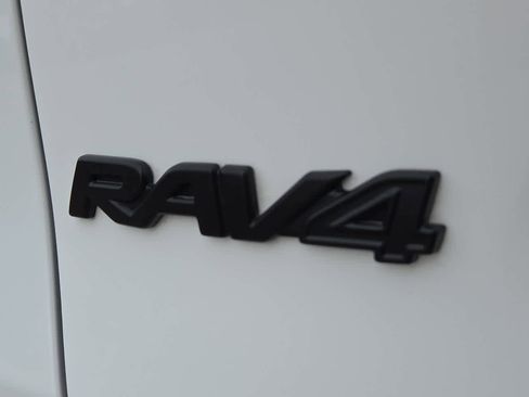 Used 2024 Toyota RAV4 XLE w/ Convenience Package FWD image 10