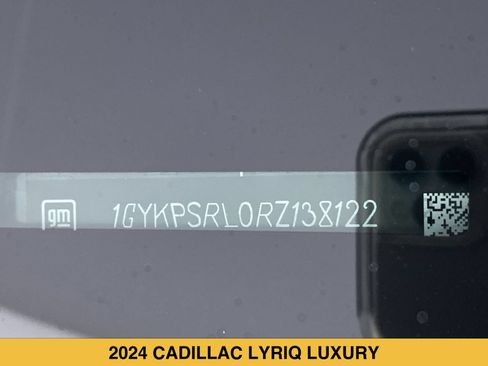 Certified 2024 Cadillac Lyriq Luxury w/ Nappa Leather Package AWD/4WD image 17