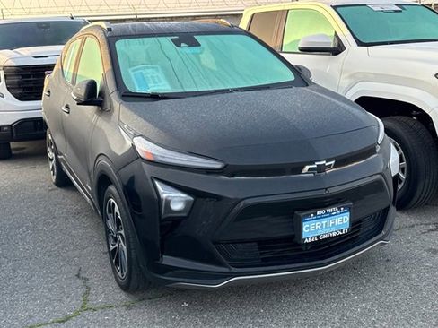 Used 2023 Chevrolet Bolt EUV Premier image 2