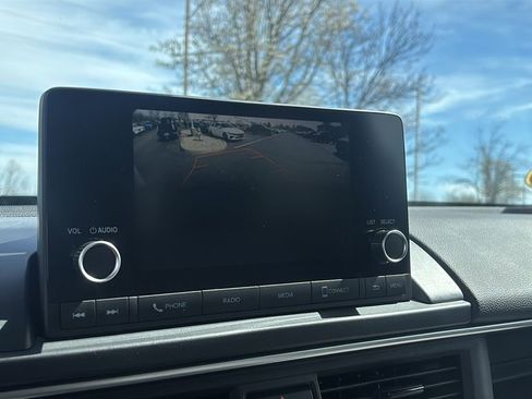 Used 2023 Honda Pilot LX image 22