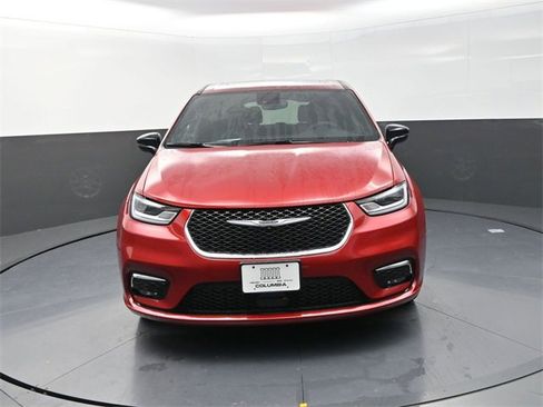 New 2026 Chrysler Pacifica Select image 2