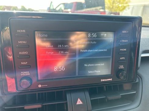 Used 2021 Toyota RAV4 XLE w/ Convenience Package FWD image 15