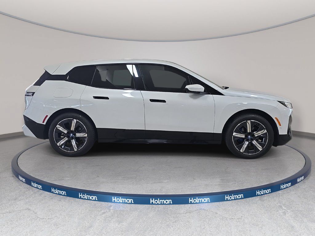 Certified 2024 BMW iX xDrive50 w/ Sport Package AWD/4WD image 6